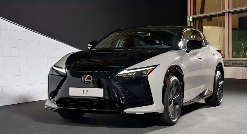 Lexus odhaluje oficiální obrazy nového RZ s přepracovaným volantem a systémem řízení