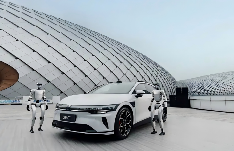 ZEEKR 007GT INTERIOR Images Vydáno: Spuštění v polovině dubna, dvě barvy interiéru, obsahuje tříopařovací volant a další