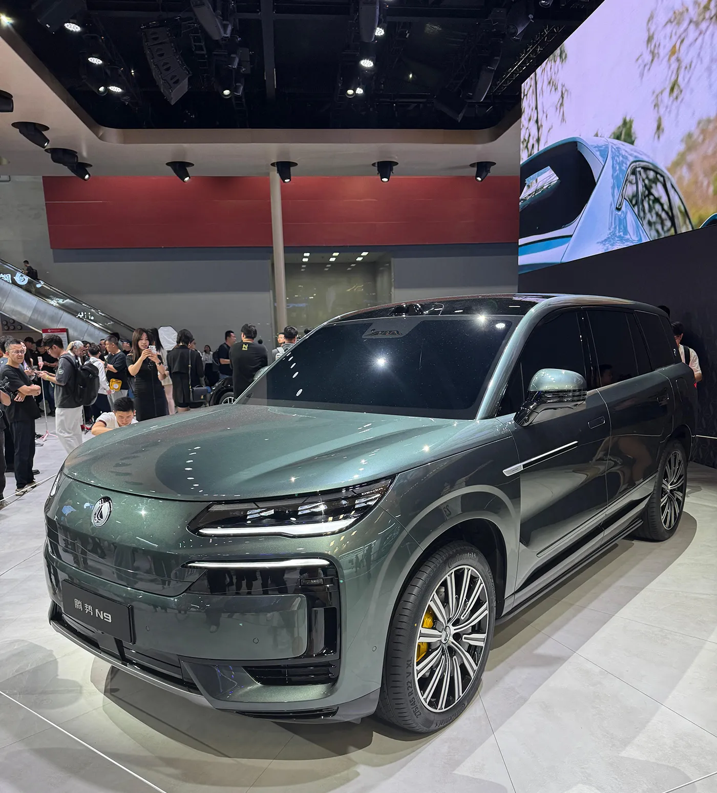 Denza N9 Black Warrior Edition s černou exteriérovou soupravou oficiálně představené - nyní je k dispozici ke koupi