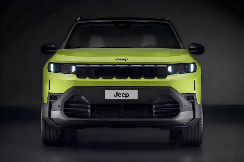 Spekulované oficiální obrazy zcela nového Jeep Compass byly propuštěny, s potenciálním vydáním v tomto roce. Očekává se, že vozidlo nabídne čistě elektrické, mírné hybridní a plug-in hybridní možnosti hnacího ústrojí