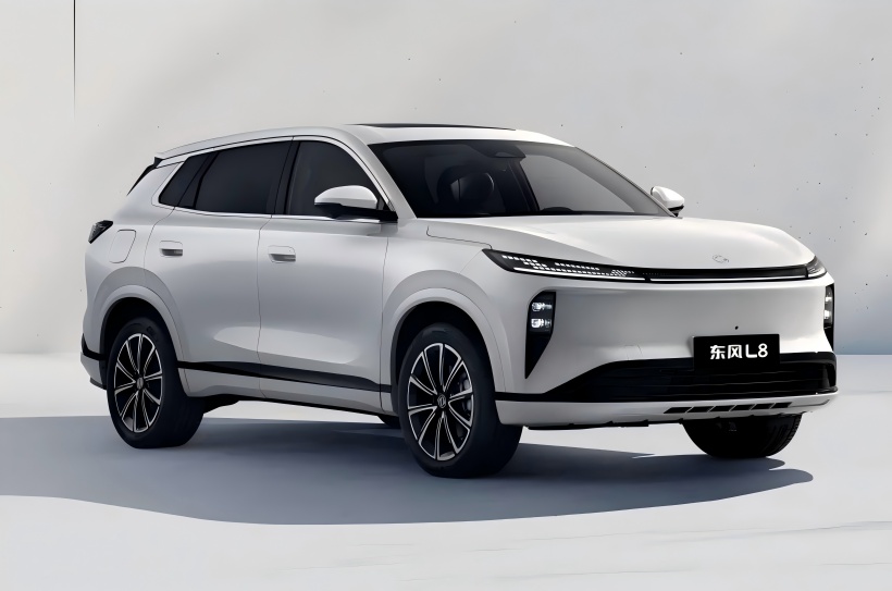 Byly vydány oficiální exteriérové ​​obrázky Dongfeng Fengshen L8. Je vybaven hybridním systémem Dongfeng Maha a bude spuštěn v polovině - 2025.